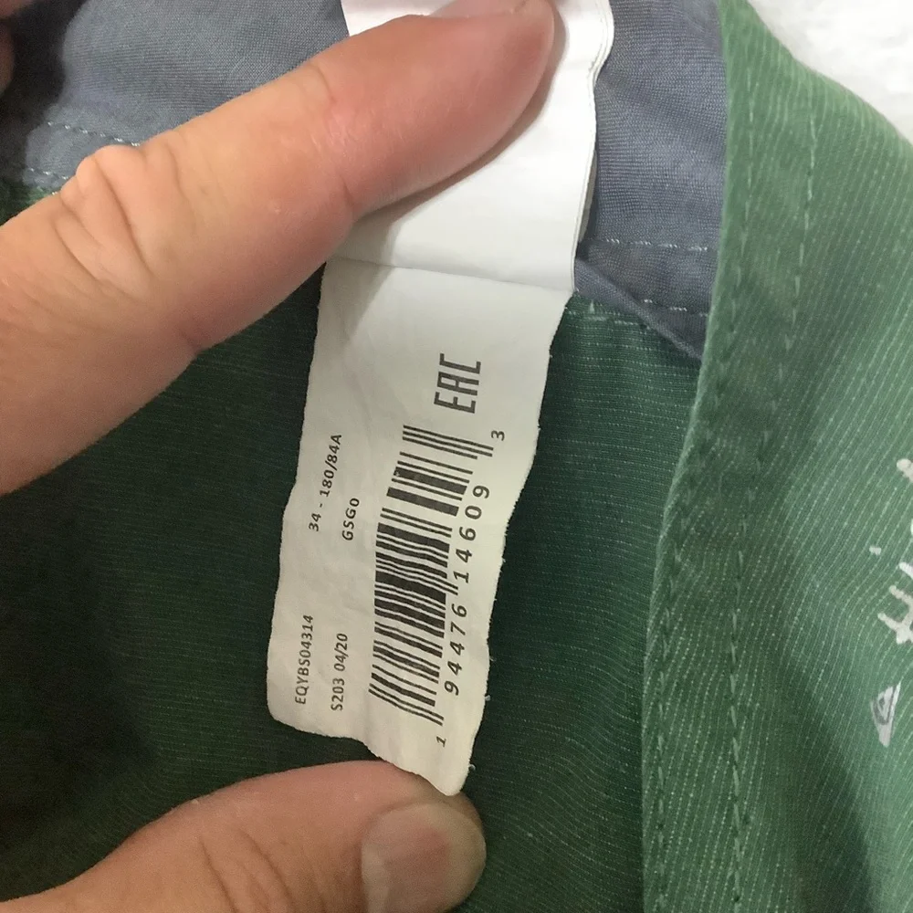 Quicksilver Men’s Boardshorts Sz 34 Green